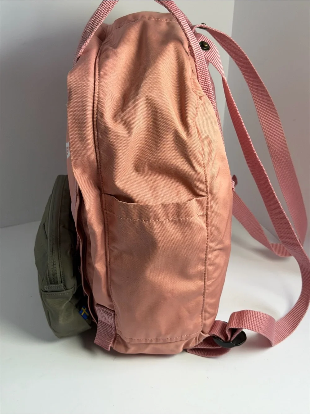2-in-1 Pink Fjällräven Tree-Kånken Backpack with Green Front Small Bag